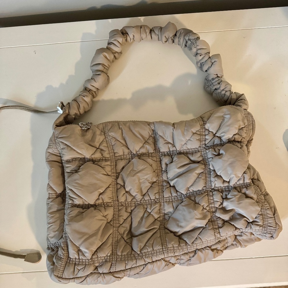 Carlyn Cloud Shoulder Bag